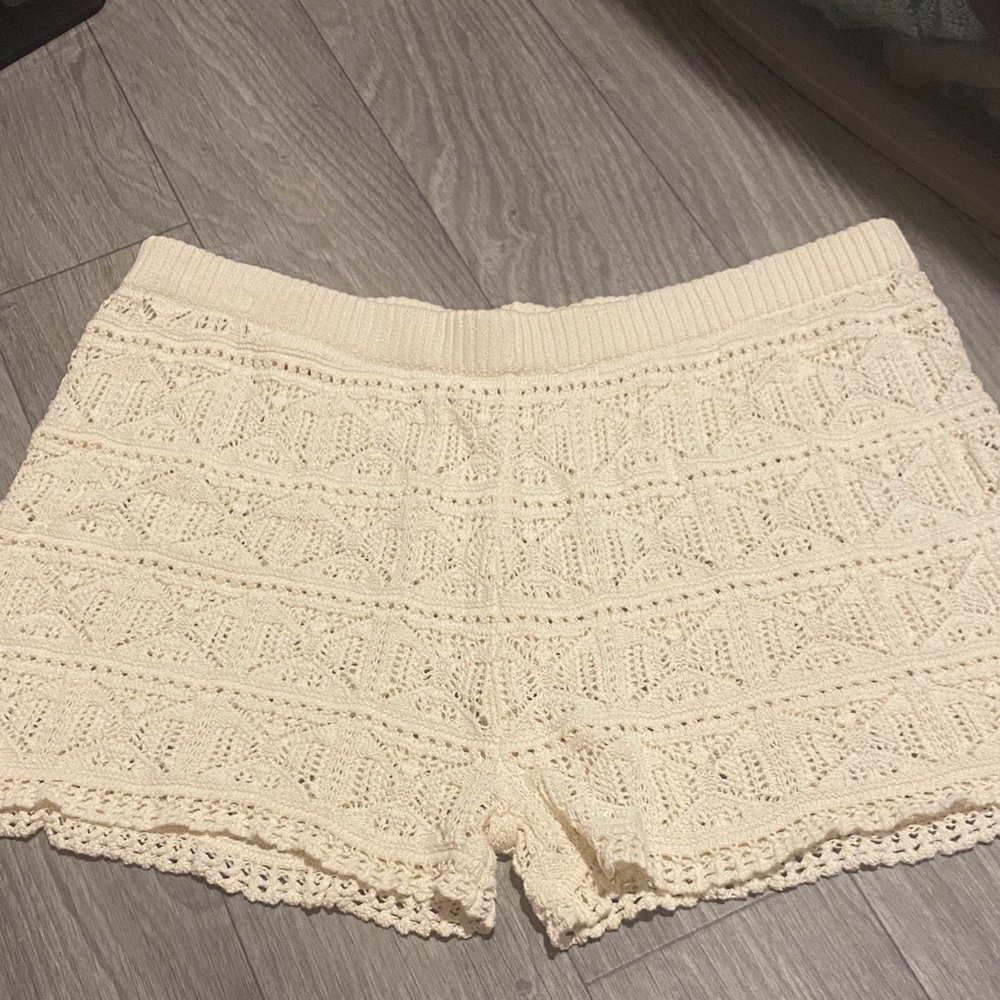 Time and Tru Cream Crochet High Waist Shorts